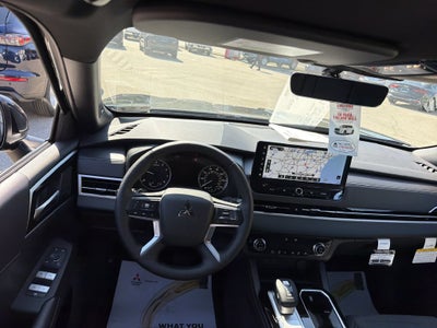 2026 Mitsubishi Outlander LE
