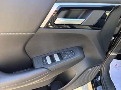 2026 Mitsubishi Outlander LE