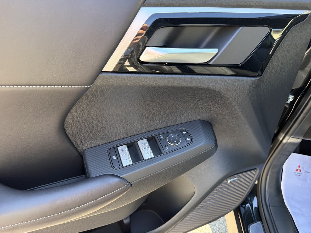 2026 Mitsubishi Outlander LE
