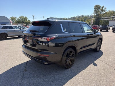 2026 Mitsubishi Outlander LE
