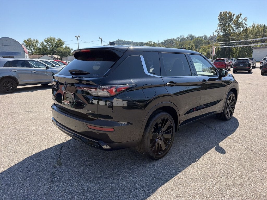 2026 Mitsubishi Outlander LE