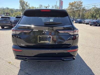2026 Mitsubishi Outlander LE