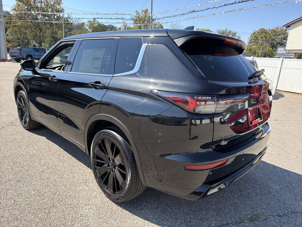 2026 Mitsubishi Outlander LE