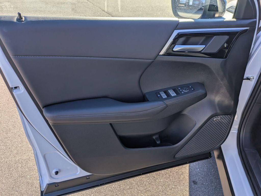 2026 Mitsubishi Outlander Base