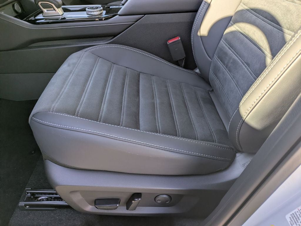 2026 Mitsubishi Outlander Base