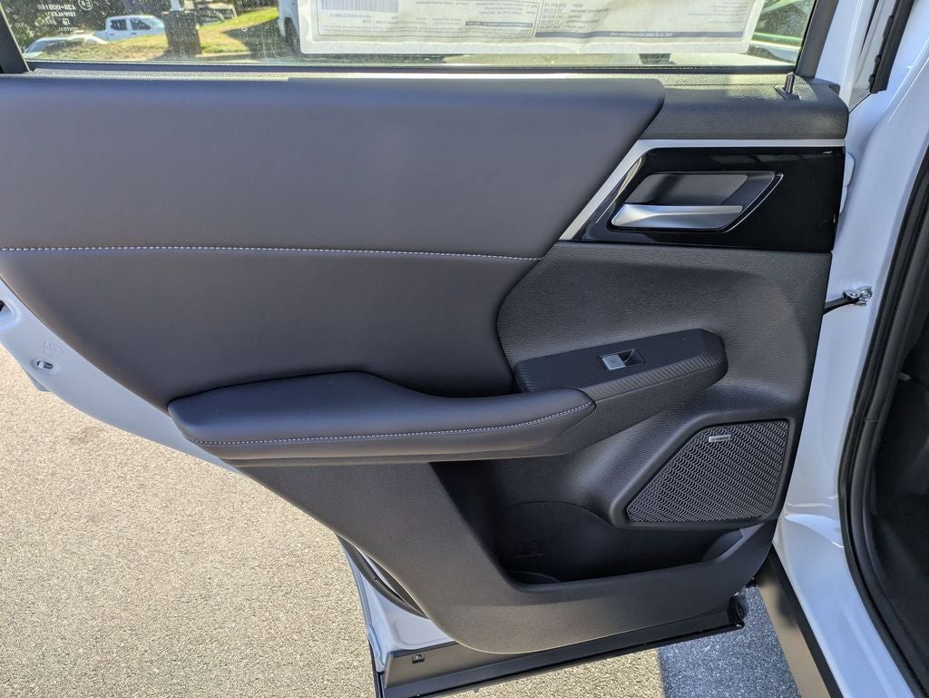 2026 Mitsubishi Outlander Base