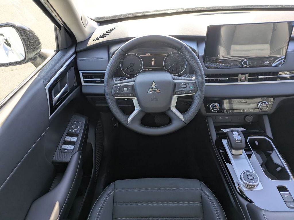 2026 Mitsubishi Outlander Base