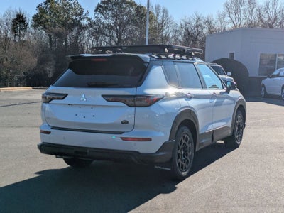 2026 Mitsubishi Outlander Base