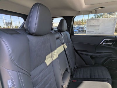 2026 Mitsubishi Outlander Base