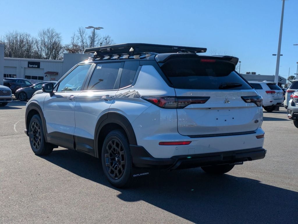 2026 Mitsubishi Outlander Base