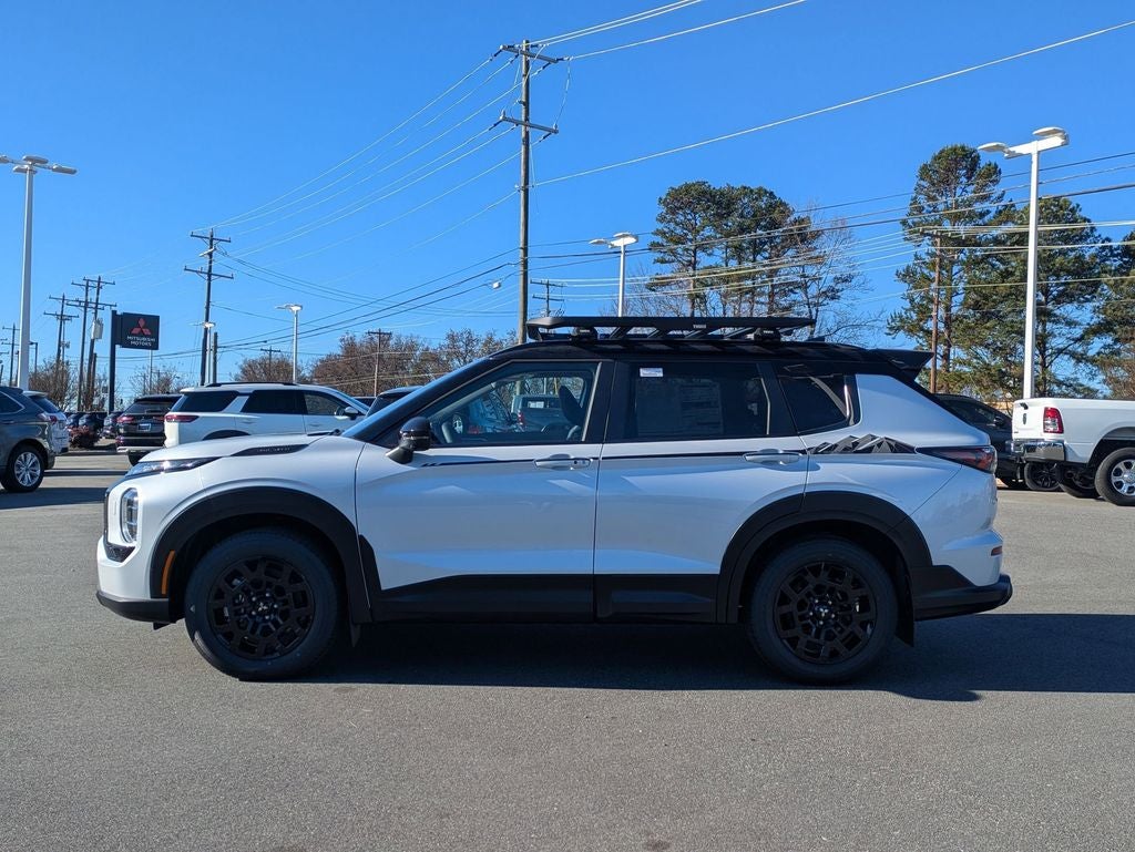 2026 Mitsubishi Outlander Base