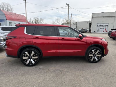 2026 Mitsubishi Outlander SE