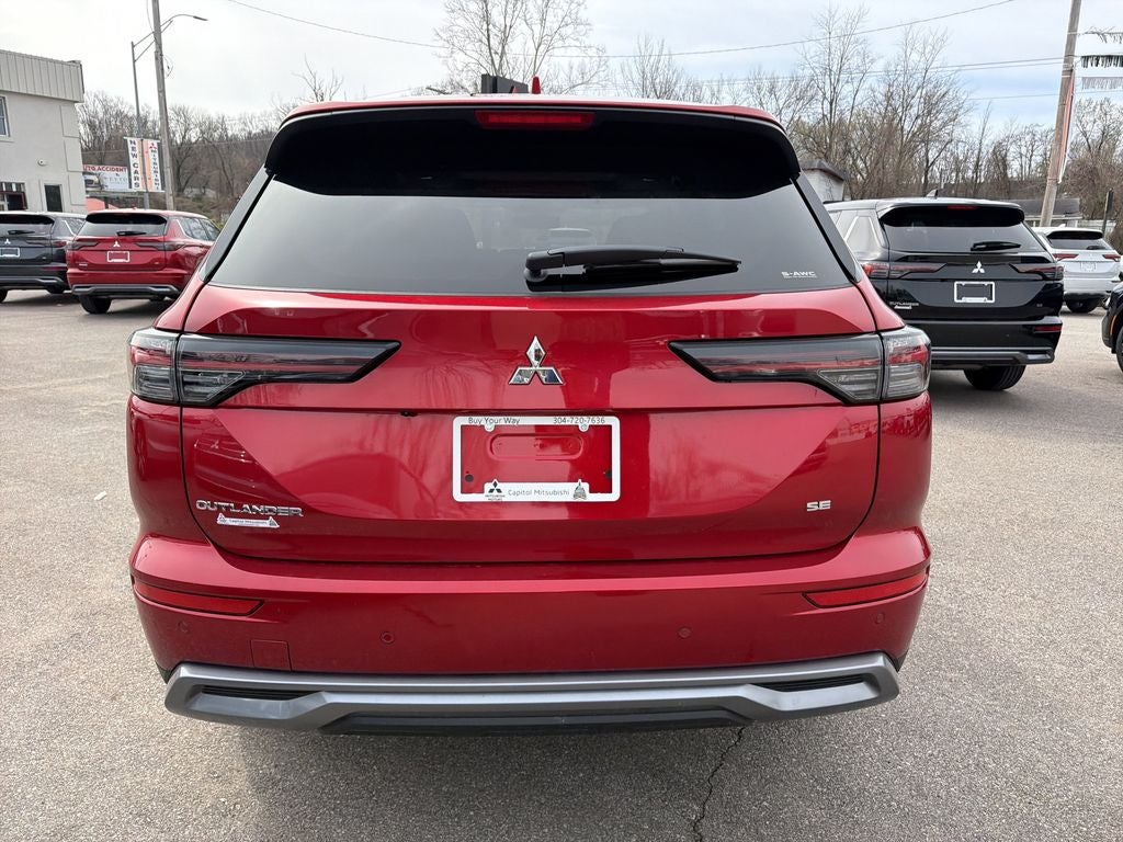 2026 Mitsubishi Outlander SE
