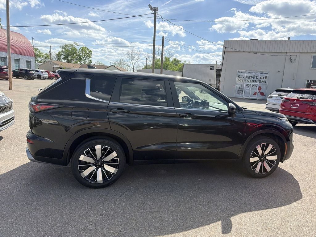 2026 Mitsubishi Outlander SE