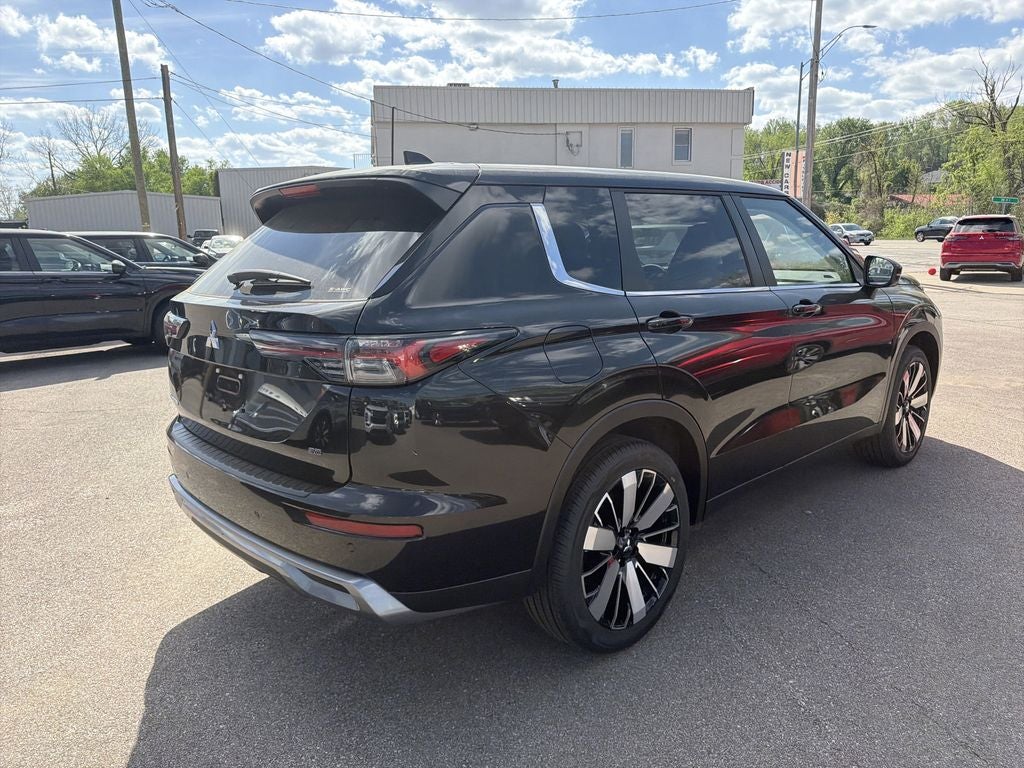 2026 Mitsubishi Outlander SE