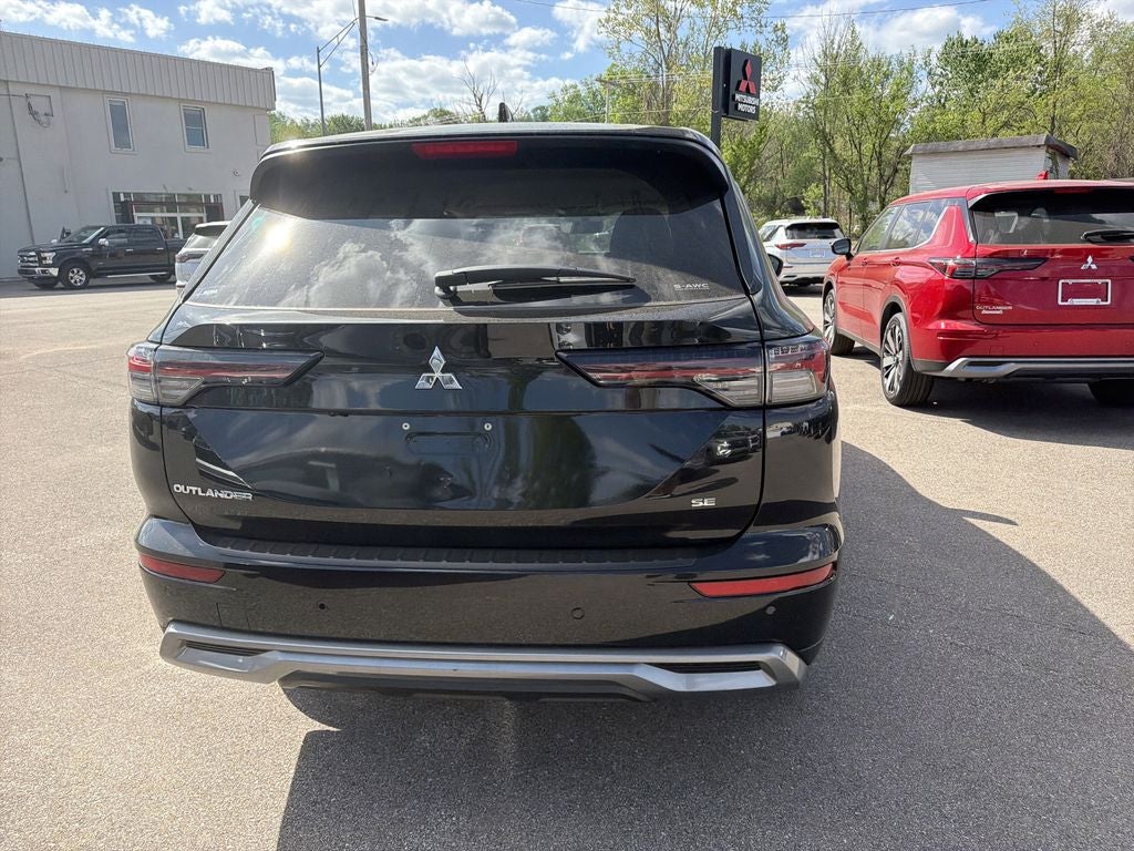 2026 Mitsubishi Outlander SE