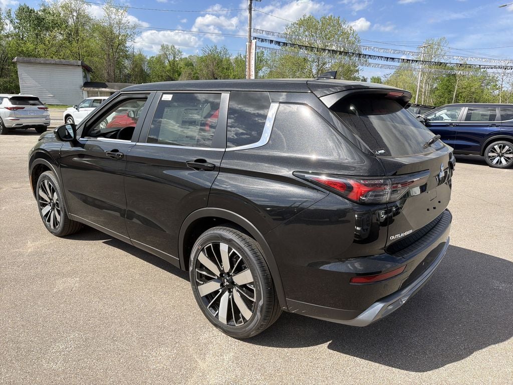 2026 Mitsubishi Outlander SE