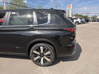 2026 Mitsubishi Outlander SE