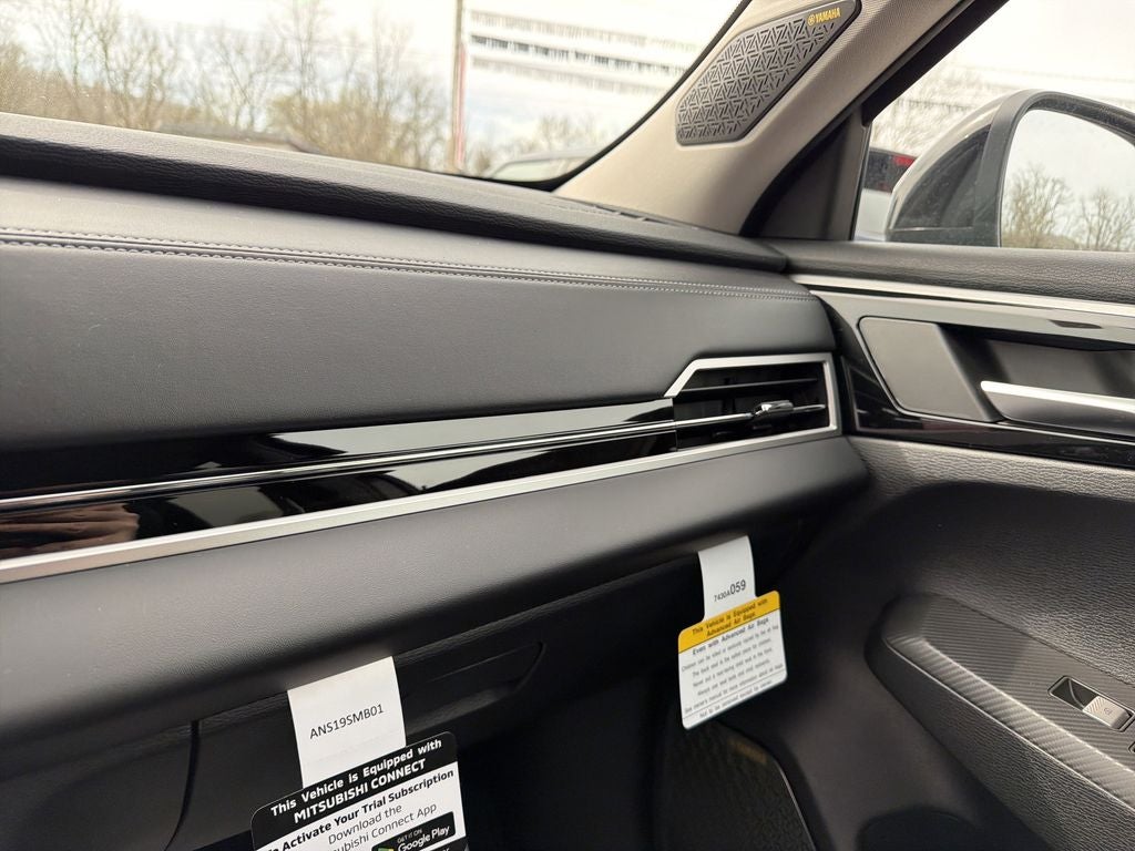 2026 Mitsubishi Outlander SE