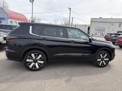 2026 Mitsubishi Outlander SE