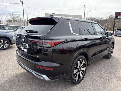 2026 Mitsubishi Outlander SE