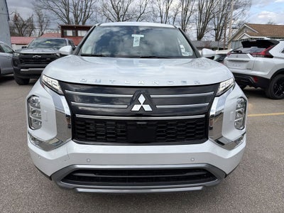 2026 Mitsubishi Outlander SE