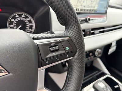 2026 Mitsubishi Outlander SE