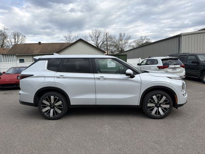 2026 Mitsubishi Outlander SE