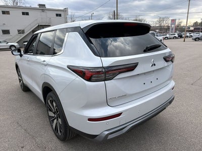 2026 Mitsubishi Outlander SE