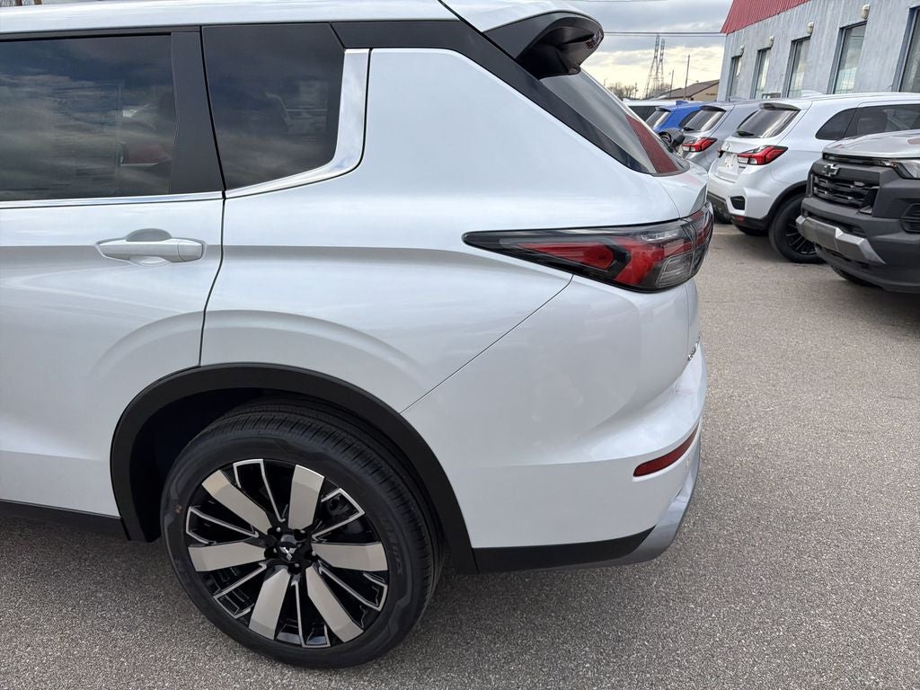 2026 Mitsubishi Outlander SE