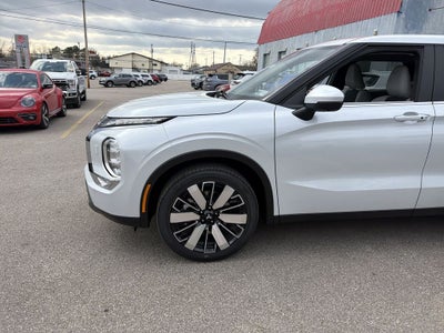 2026 Mitsubishi Outlander SE