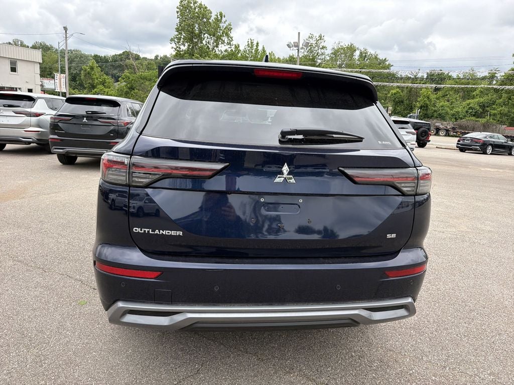 2026 Mitsubishi Outlander SE