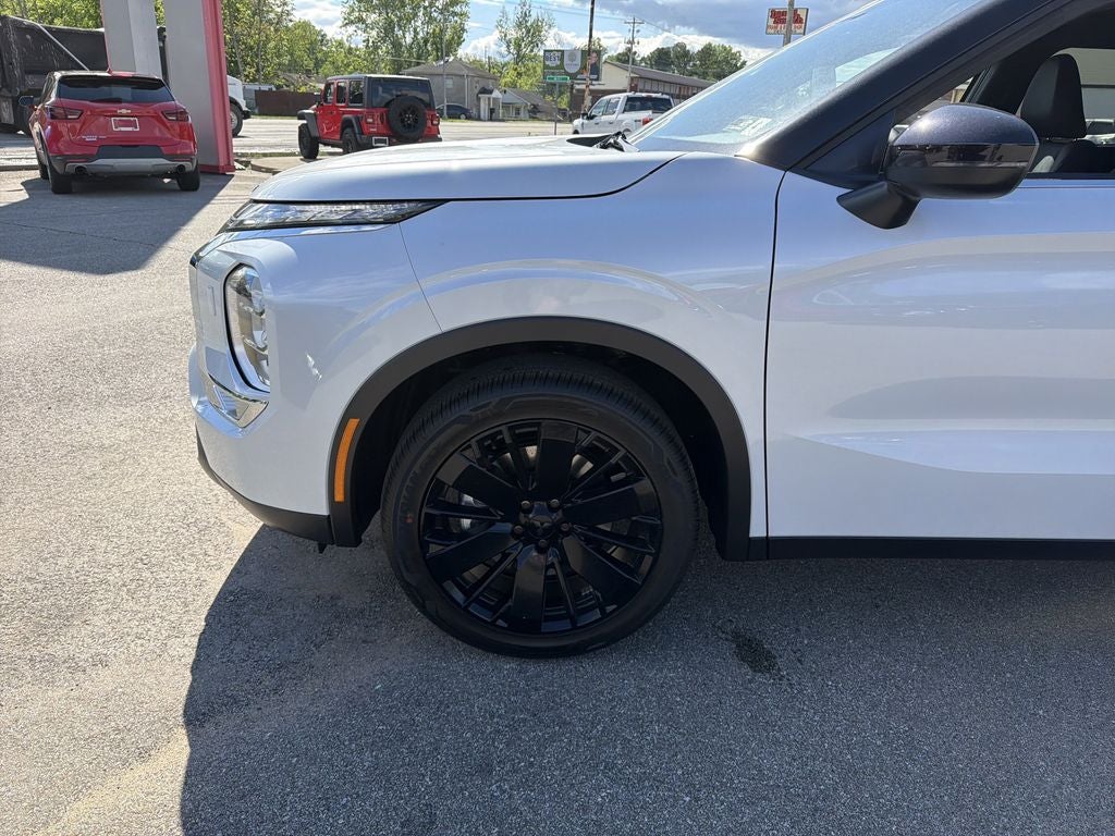 2026 Mitsubishi Outlander LE