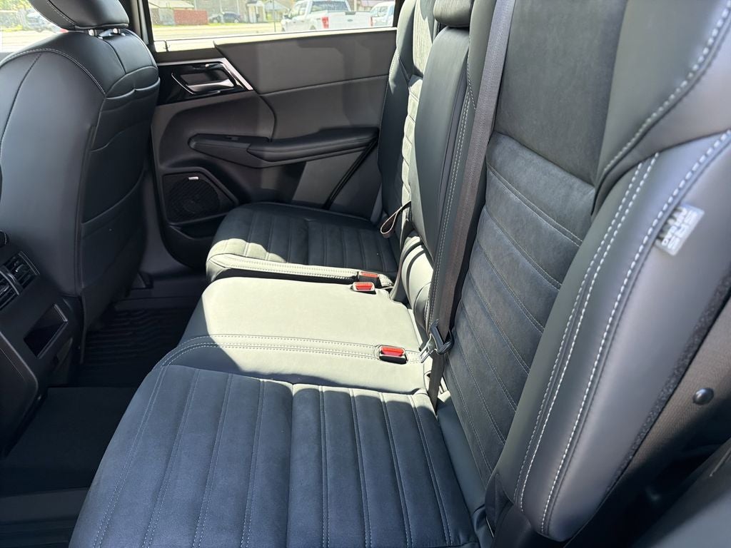 2026 Mitsubishi Outlander LE