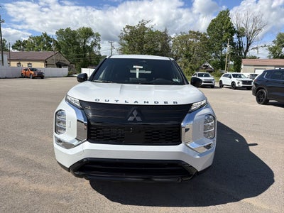 2026 Mitsubishi Outlander LE
