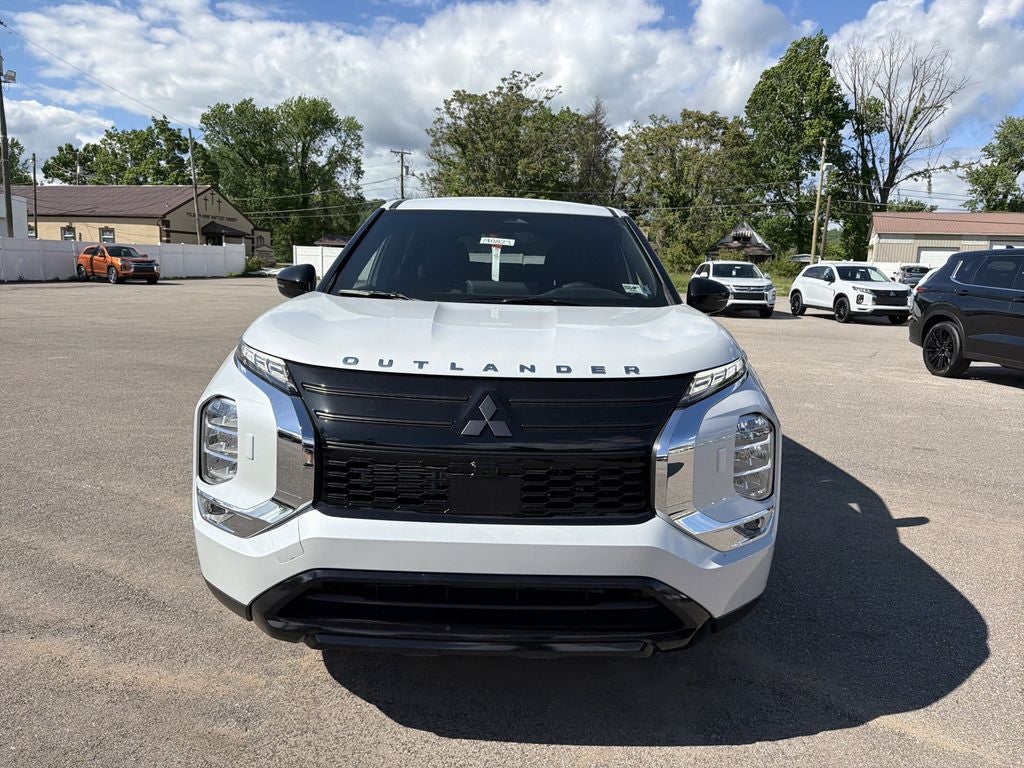 2026 Mitsubishi Outlander LE