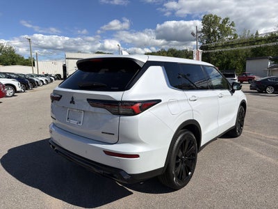 2026 Mitsubishi Outlander LE