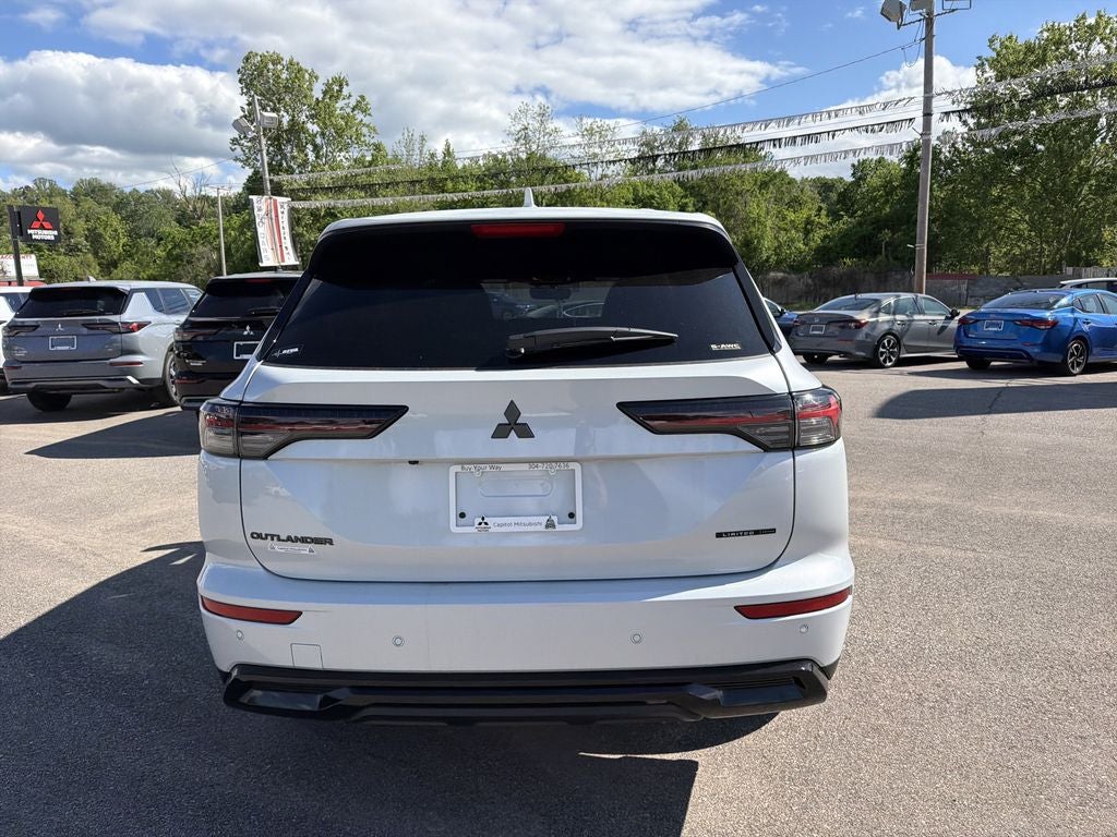 2026 Mitsubishi Outlander LE