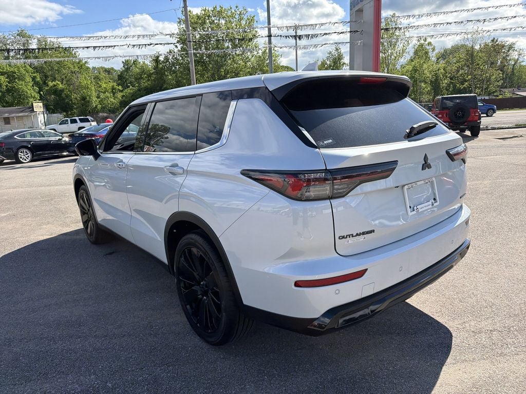 2026 Mitsubishi Outlander LE