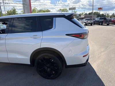 2026 Mitsubishi Outlander LE
