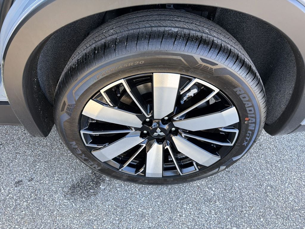 2026 Mitsubishi Outlander SE