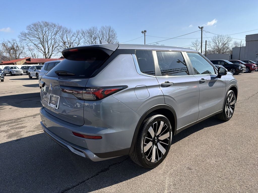 2026 Mitsubishi Outlander SE