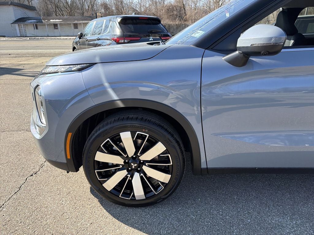 2026 Mitsubishi Outlander SE