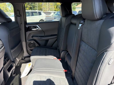2026 Mitsubishi Outlander LE