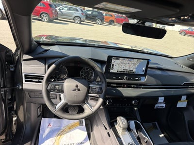 2026 Mitsubishi Outlander LE