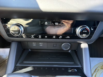 2026 Mitsubishi Outlander LE
