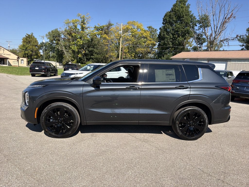2026 Mitsubishi Outlander LE