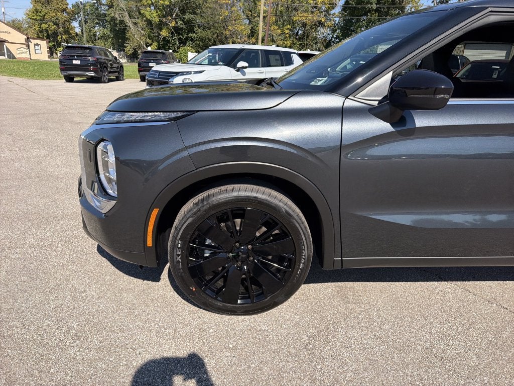 2026 Mitsubishi Outlander LE