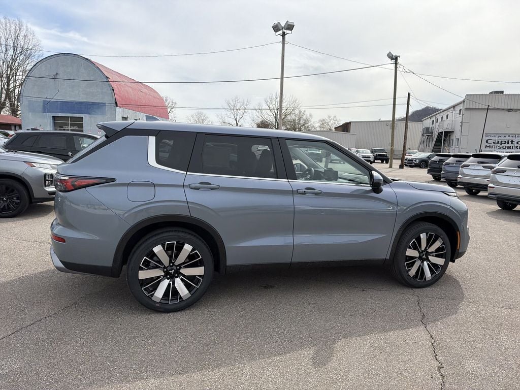 2026 Mitsubishi Outlander SE