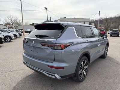 2026 Mitsubishi Outlander SE